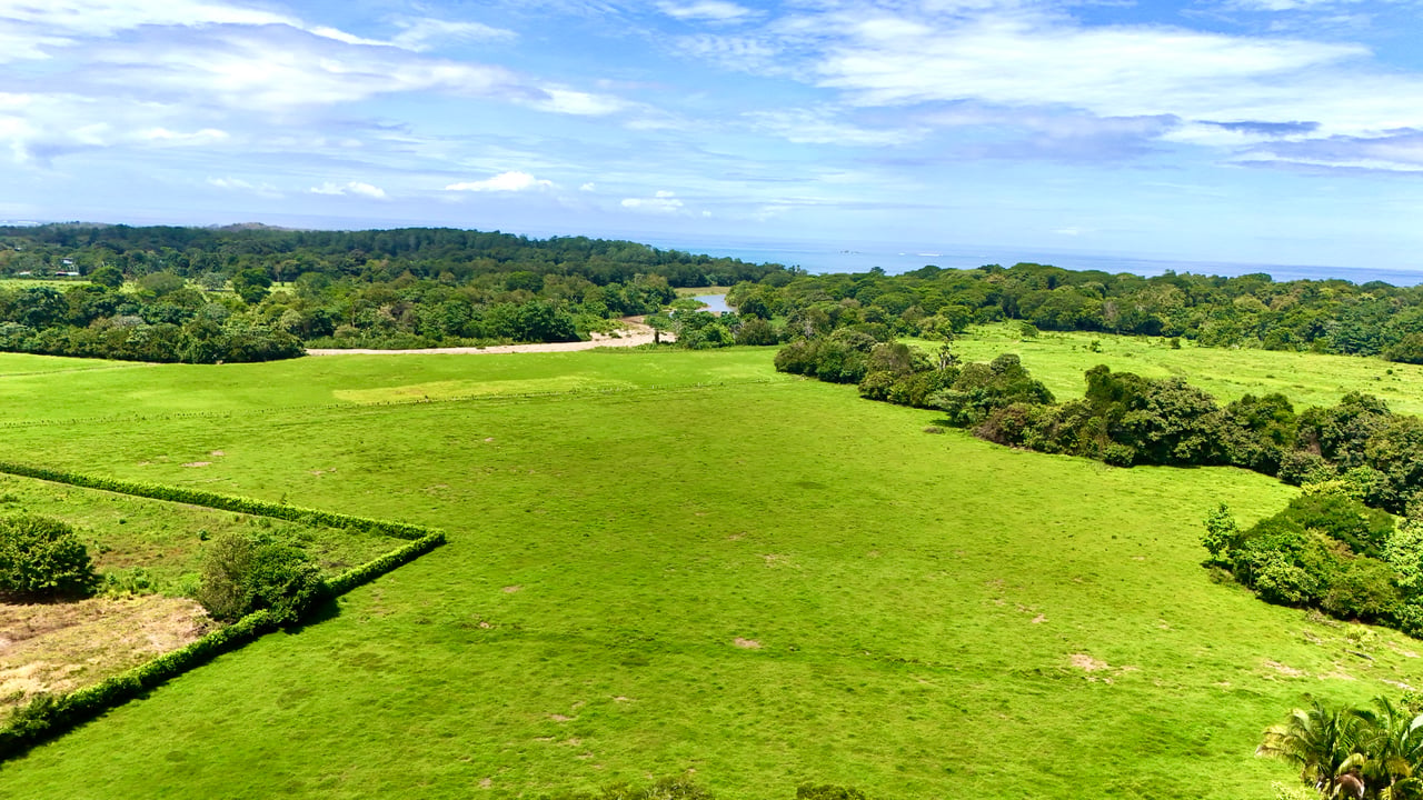 Riverside Cabin in Uvita | 0.98-Acre Estate with Room to Expand