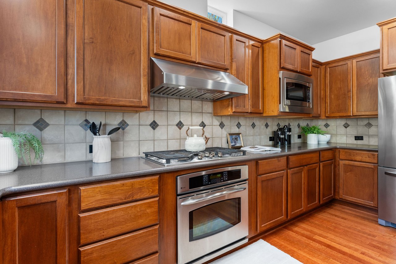 202 Chelan Ct NE