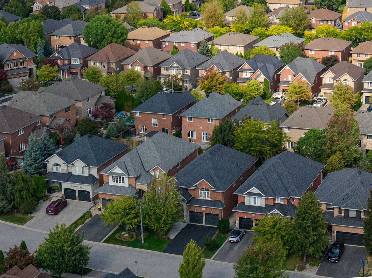 2202 Brookhaven Crescent