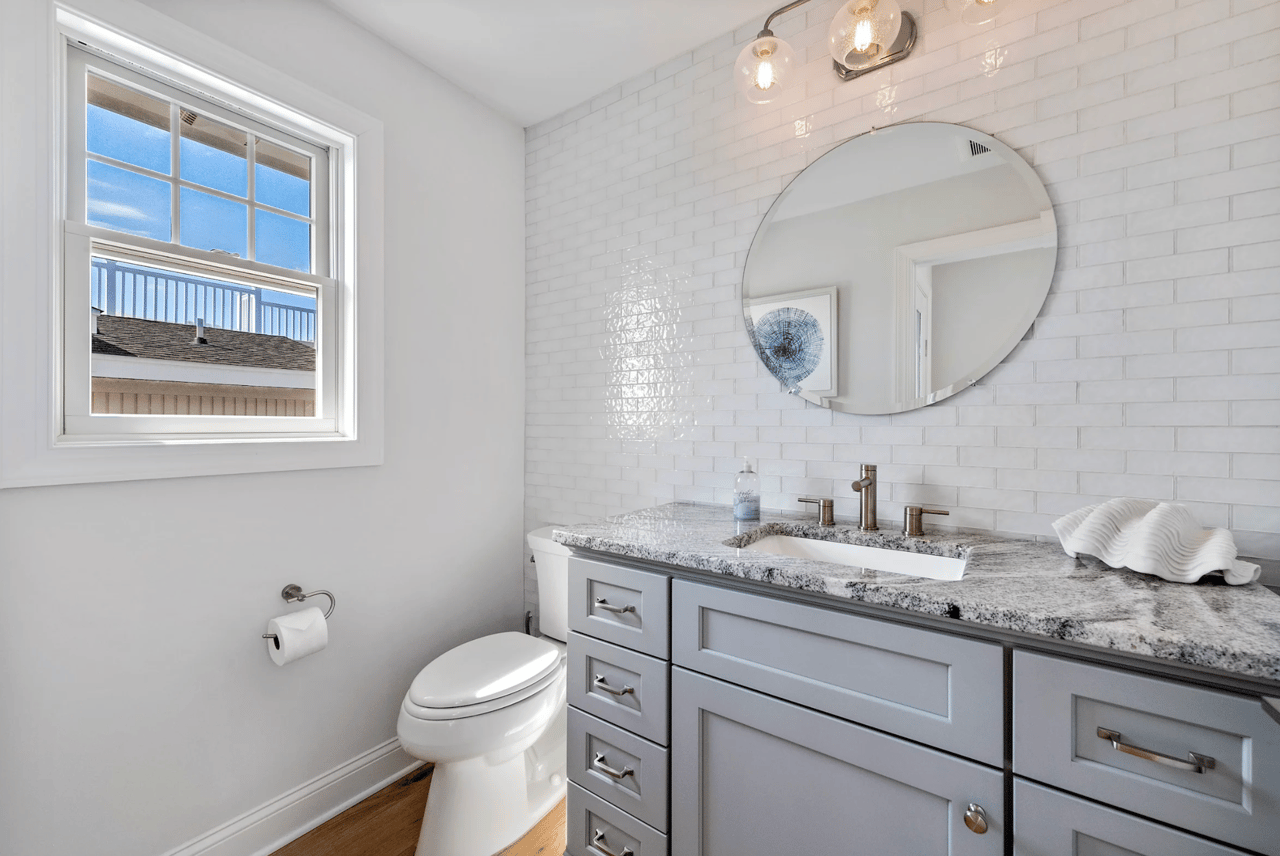 123 E. Colorado Avenue