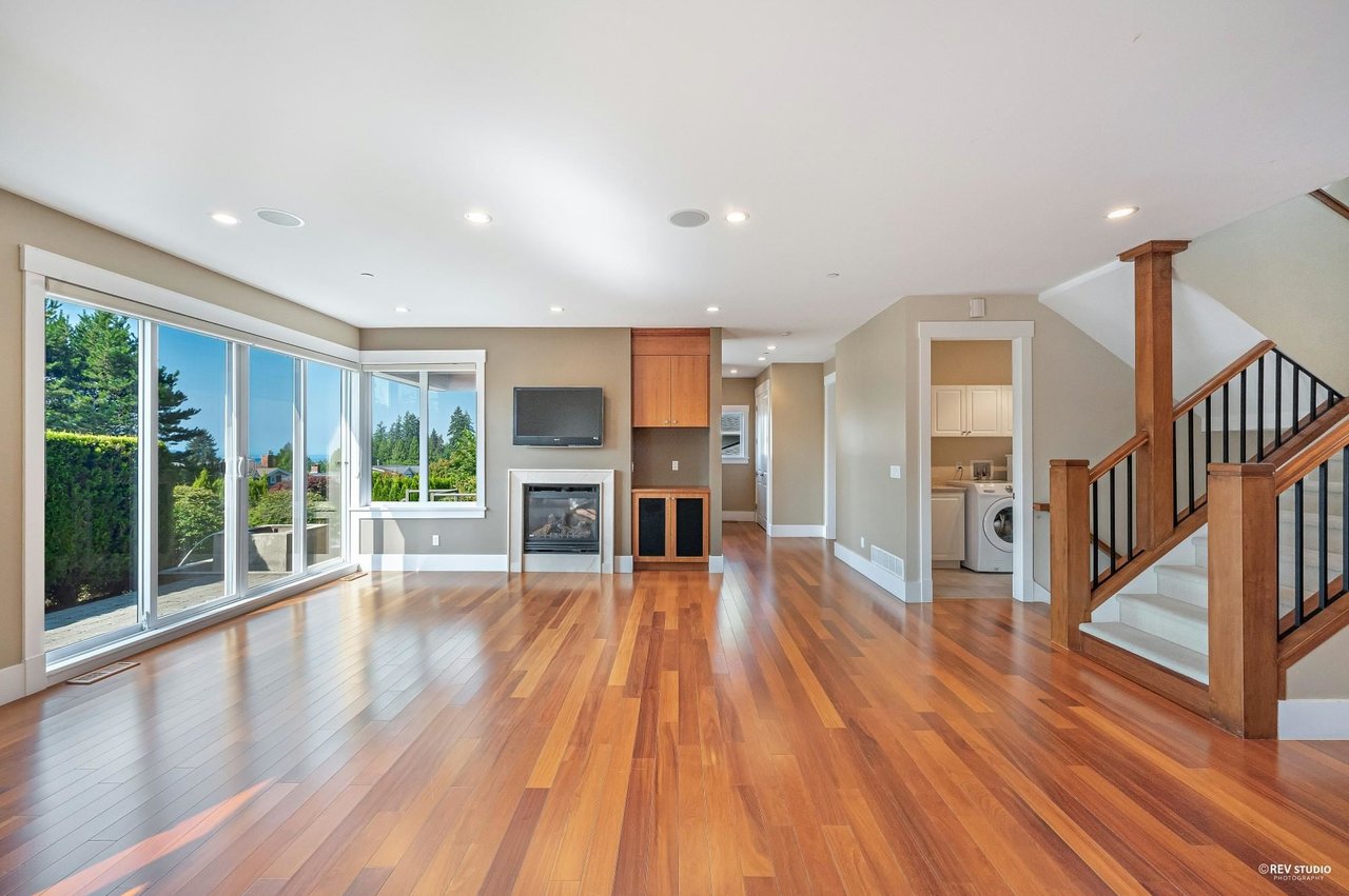 1141 Lawson Ave