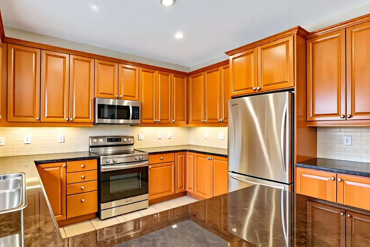 3137 Countess Crescent