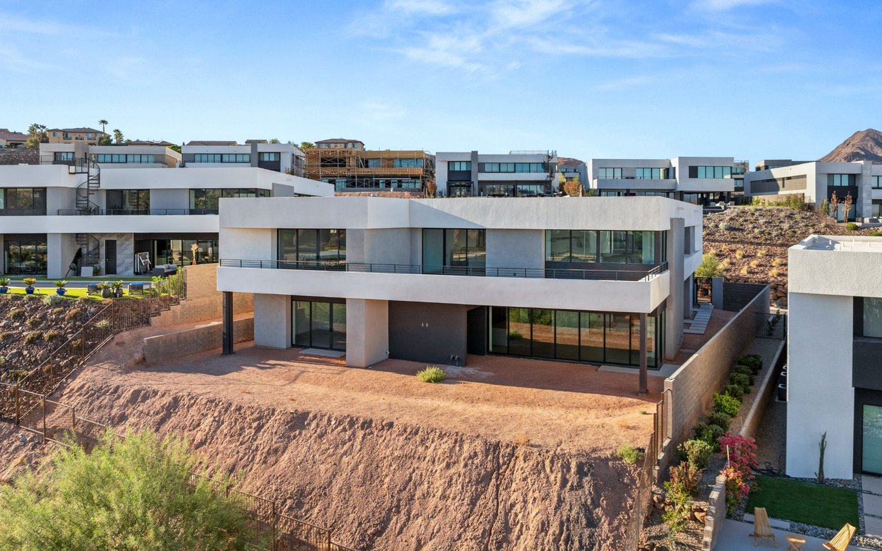 25 Canyon Bay Drive