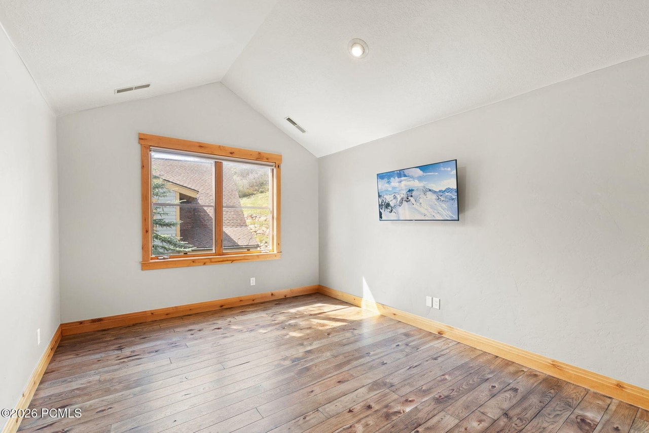 1215 Silver Oak Court 4