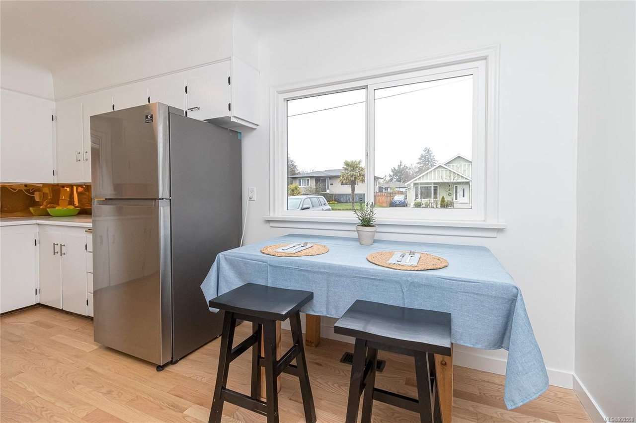 1867 Neil St, Saanich
