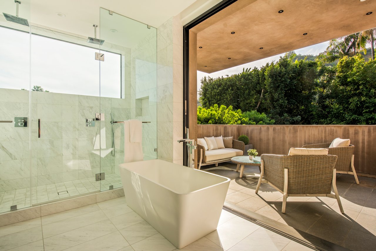 1845 Coldwater Canyon Dr