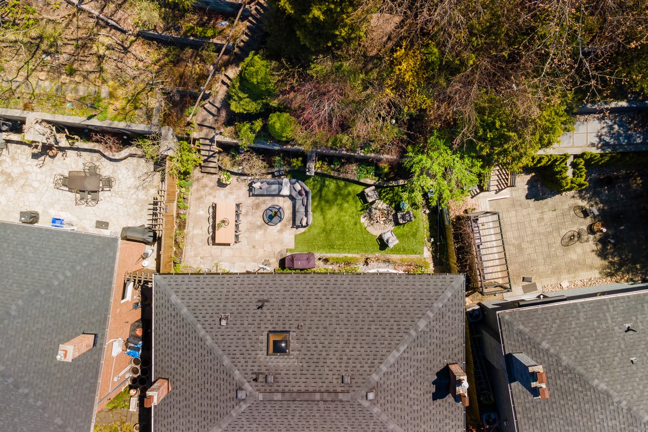 31 Fallingbrook Dr
