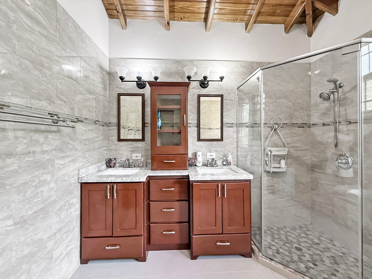 1069 Sea Cows Bay 2 Bedroom Apartment