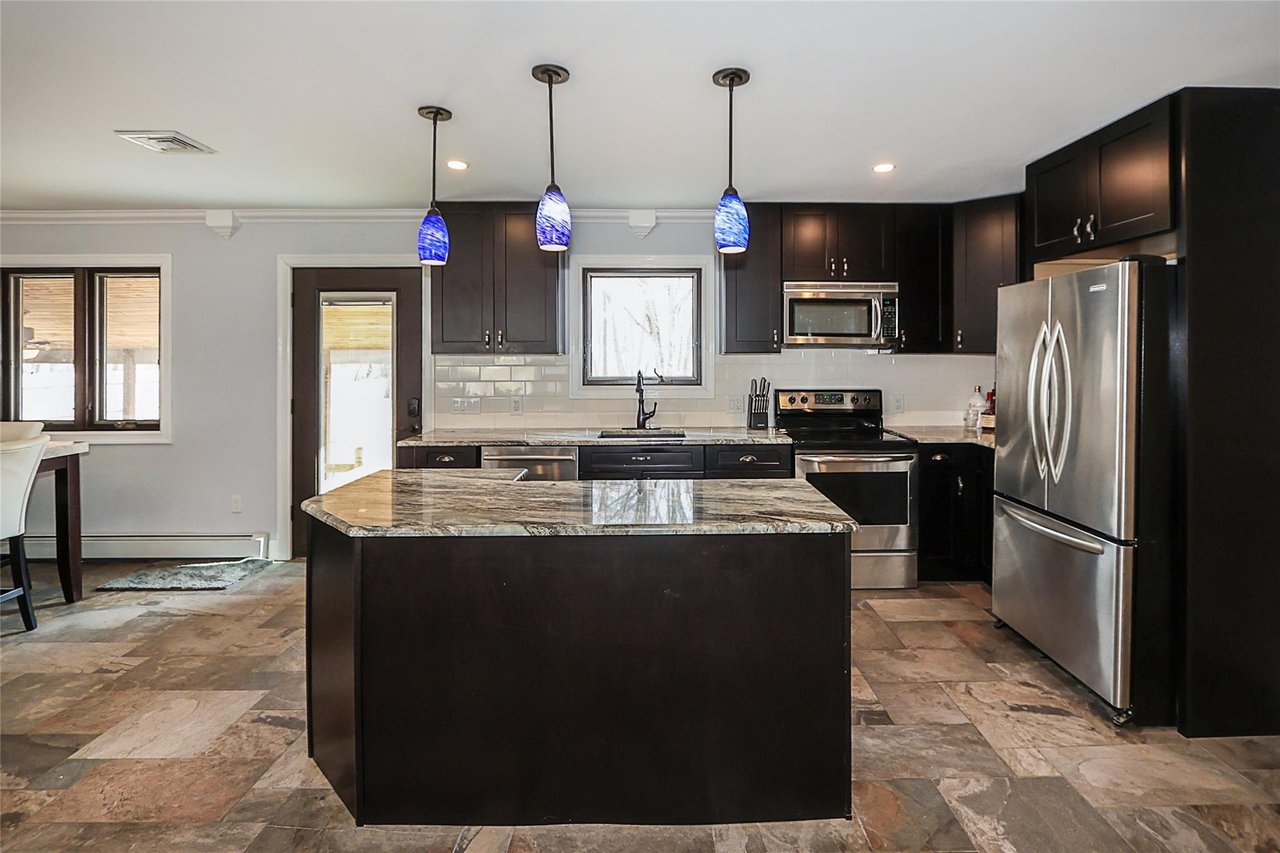 21 Peconic Rd