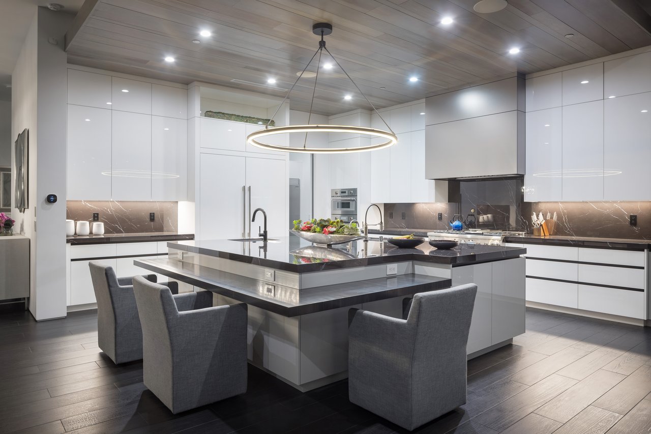 34 Sun Glow Ln, Las Vegas, NV 89135