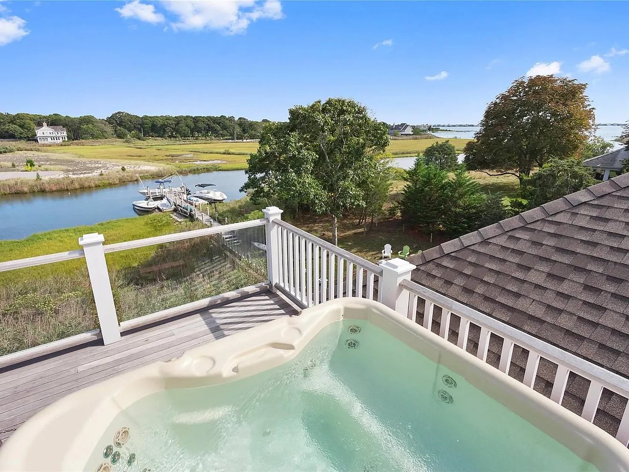 32C Honeysuckle Ln