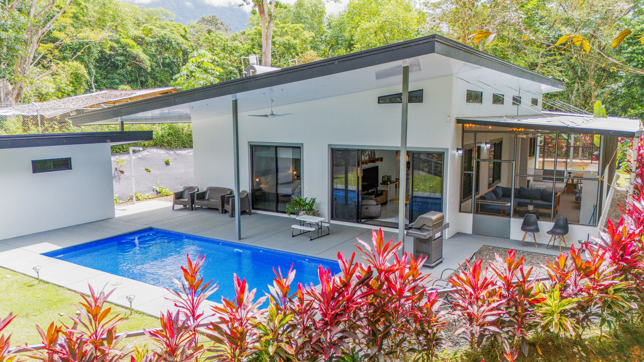 Modern 3-Bed Jungle Home with River and Pool in Cinco Ventanas Ojochal