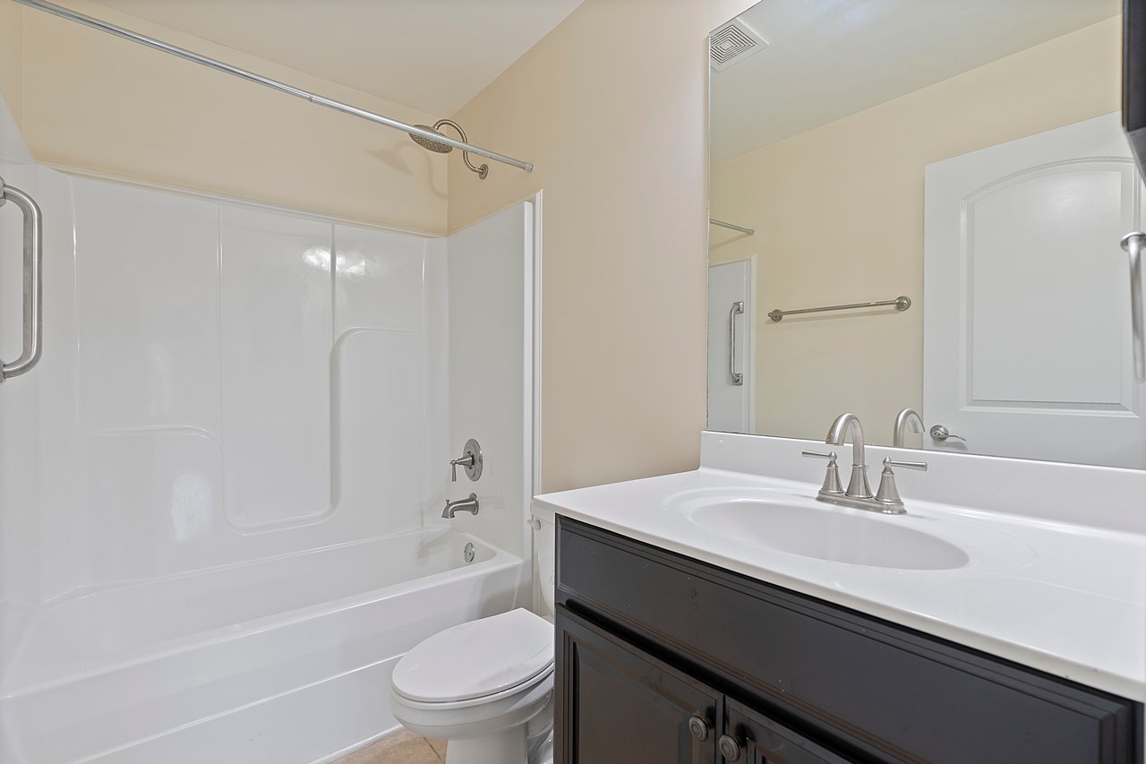Quiet Cul-de-Sac – Minutes from Clift Farms!