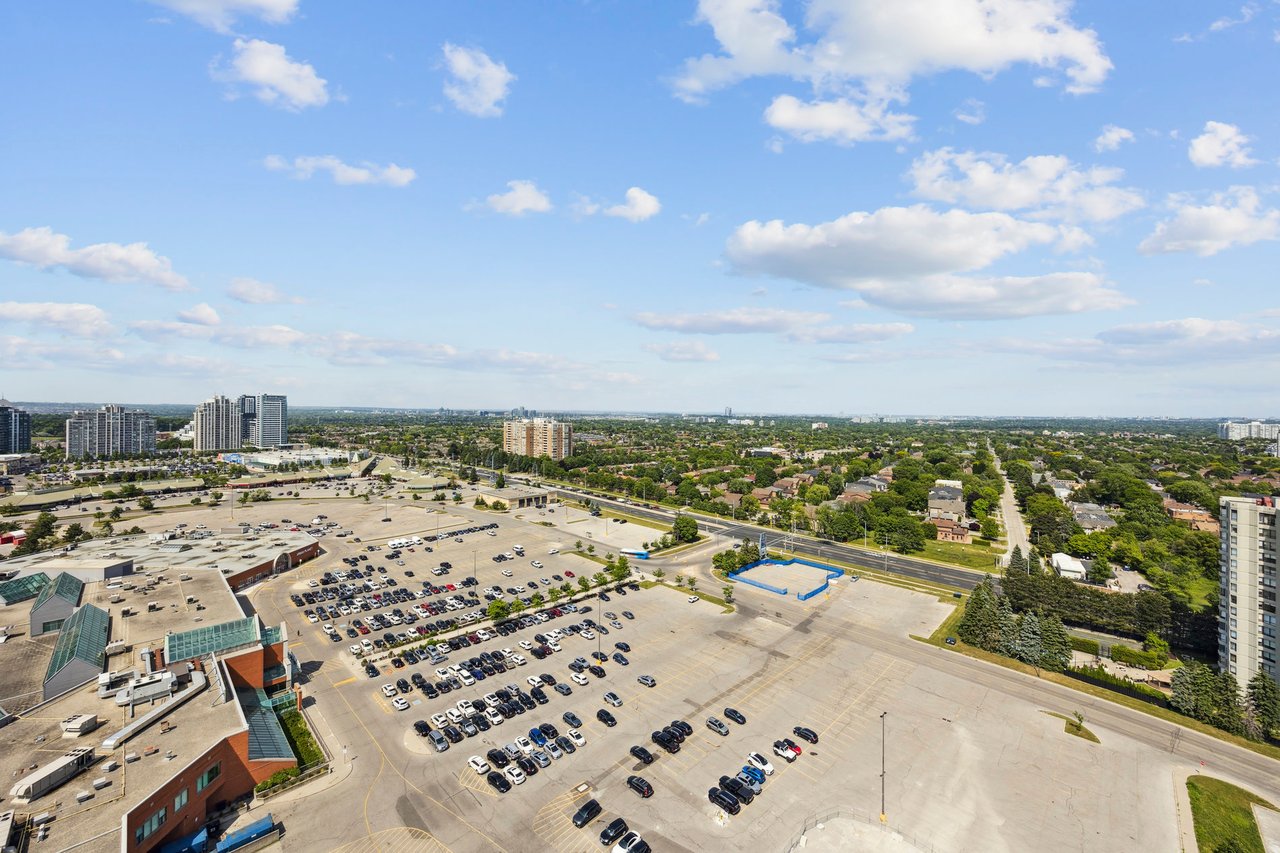 50 Upper Mall Way #2109