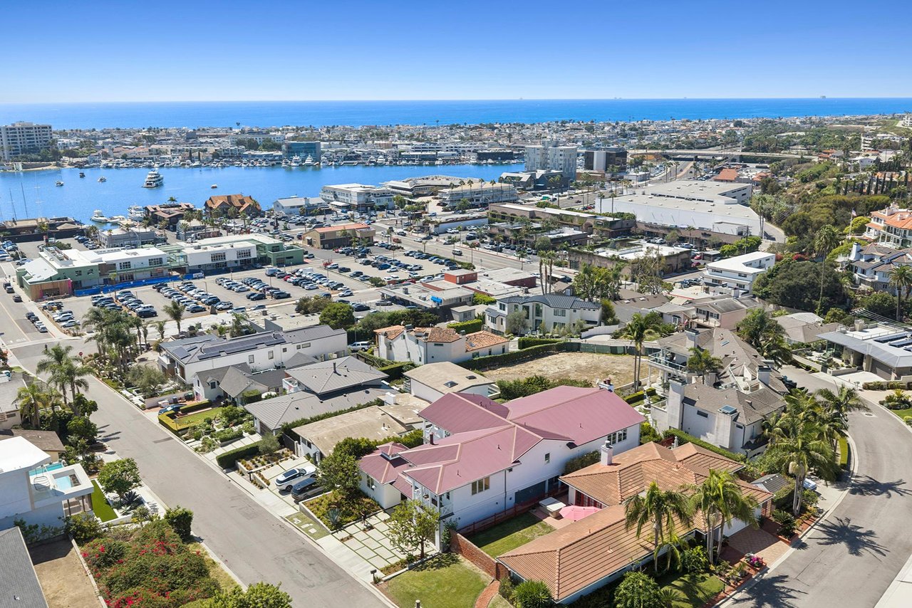 231 Tustin