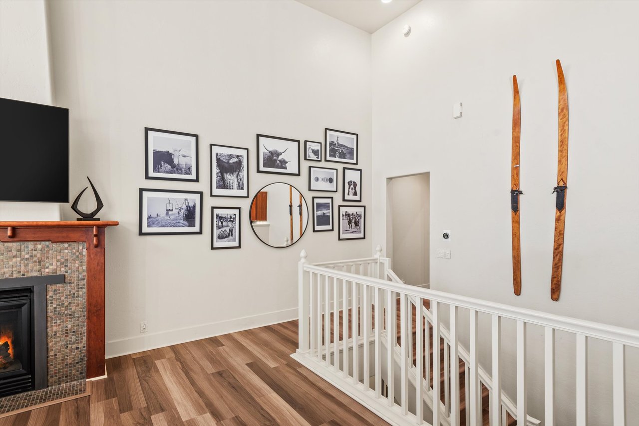 Bright and Stylish Townhome in the Heart of Willits