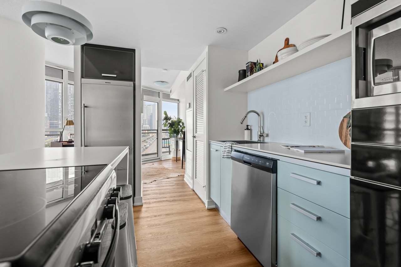 38 Dan Leckie Way 1208