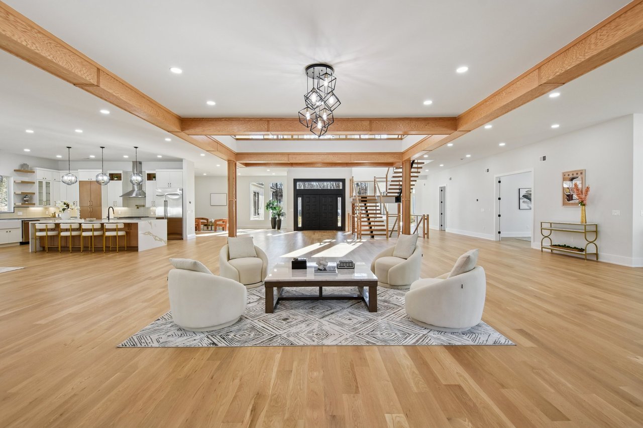19 Highlander Dr