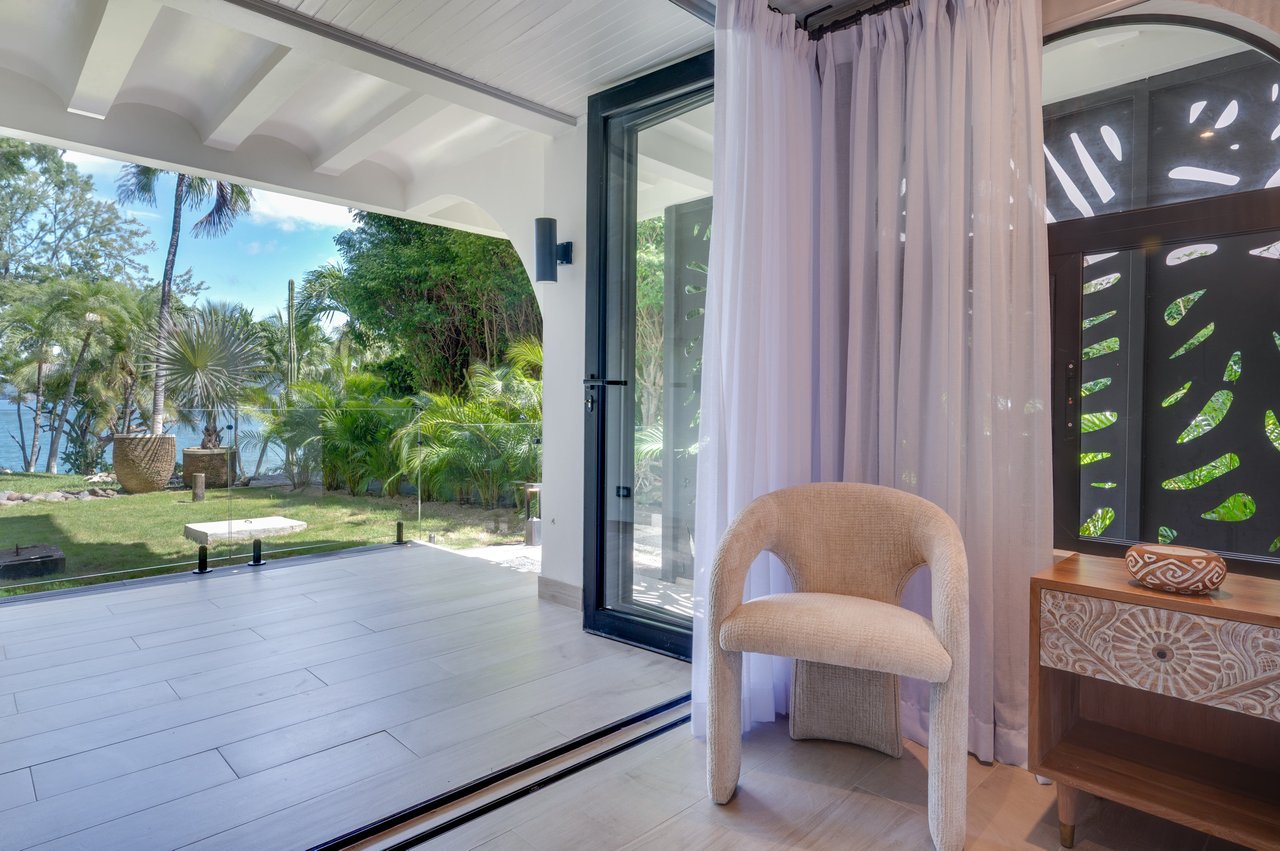 Flamingo Marina Cove 416 – Beachfront Condo