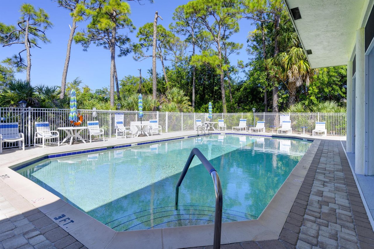 10976 SE Sea Pines Circle