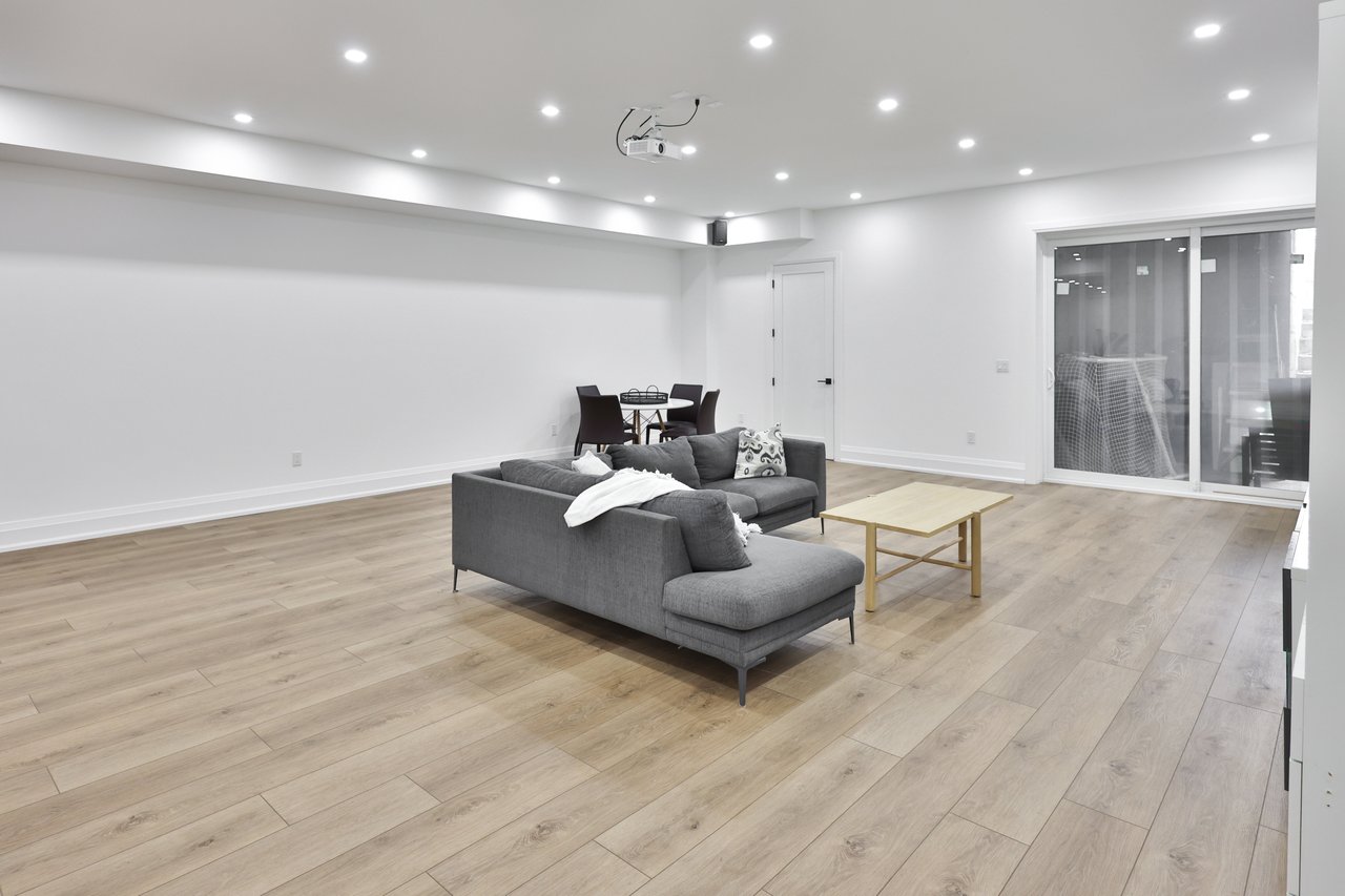 1176 Kane Road