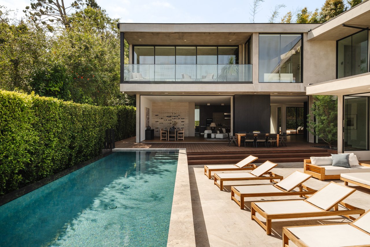 1383 Londonderry Pl, Sunset Strip