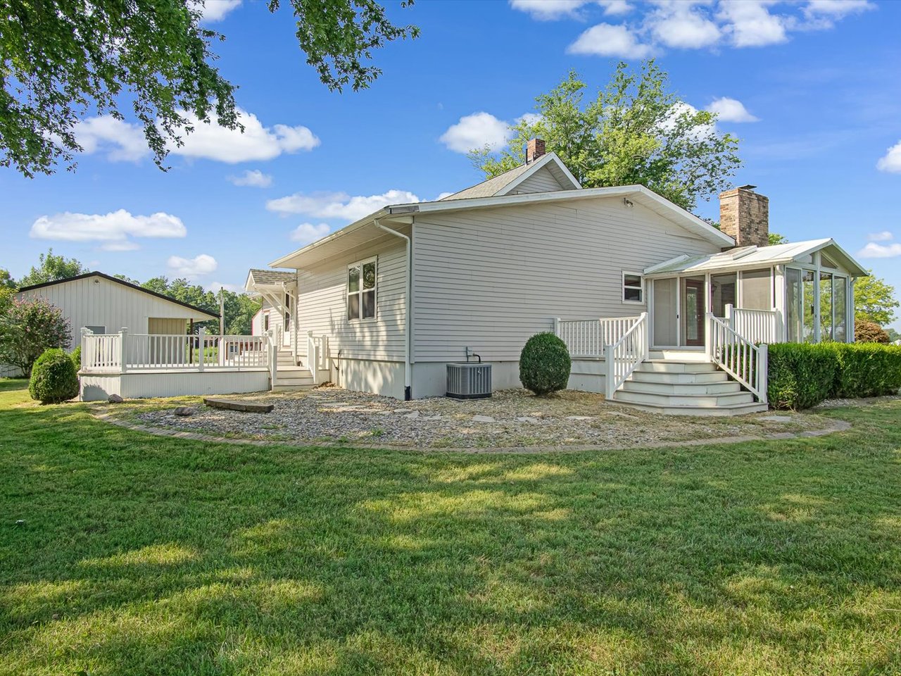 Spacious Country Home on Nearly 10 Acres – 2622 Kaiser Road 