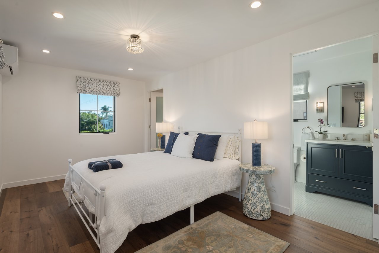 133 N La Jolla Avenue