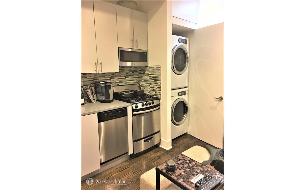 239 East 58th Street Unit: 2G