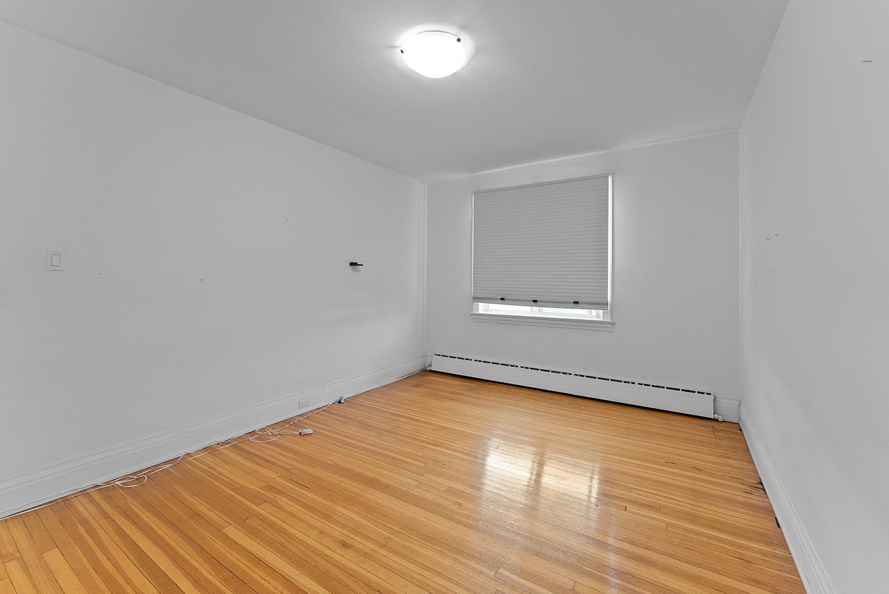 5 Crang Avenue Unit: 3