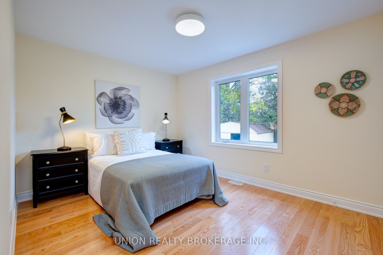 31 Lynnbrook Dr