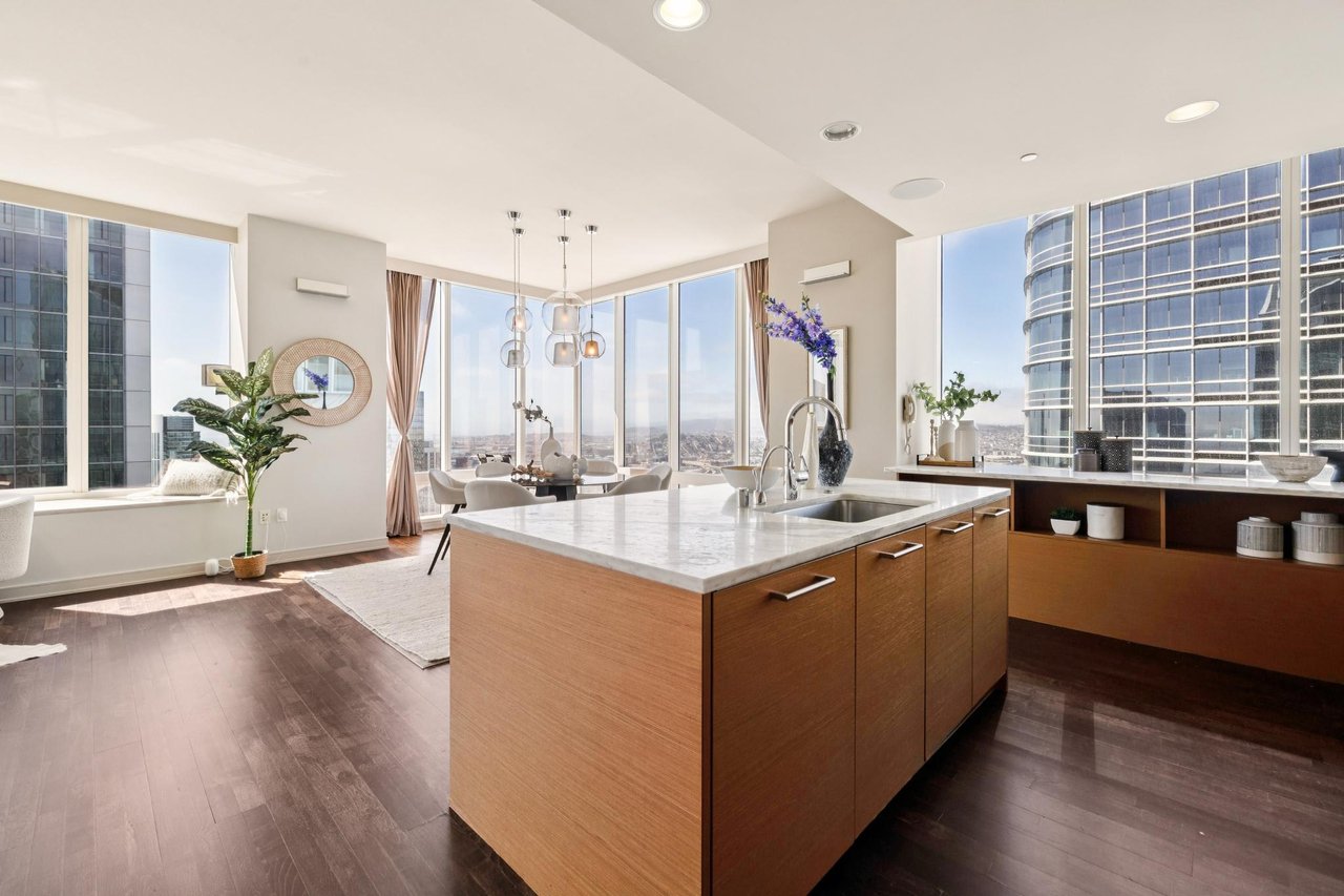301 Mission St #56D