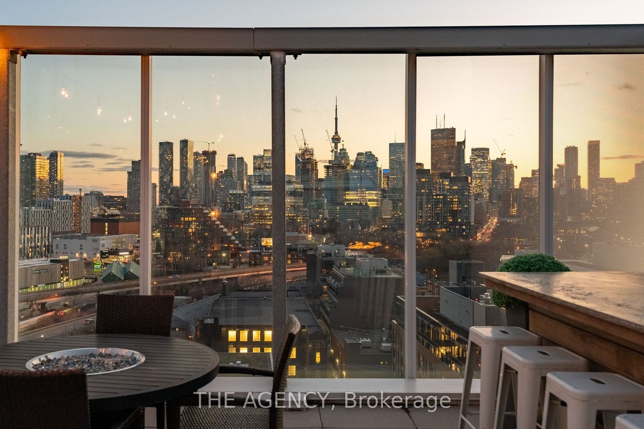 PENTHOUSE LIVING IN CORKTOWN