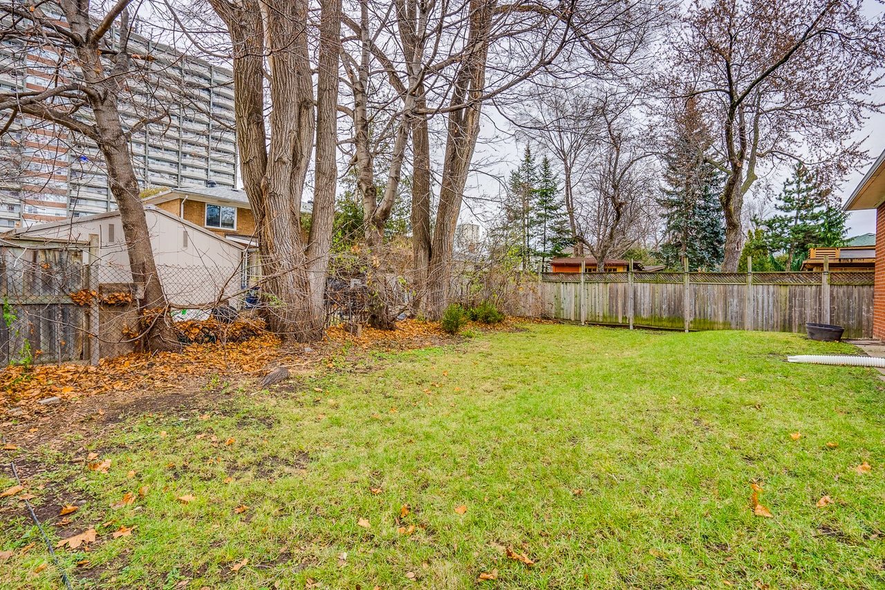 25 Karen Road Unit: Upper