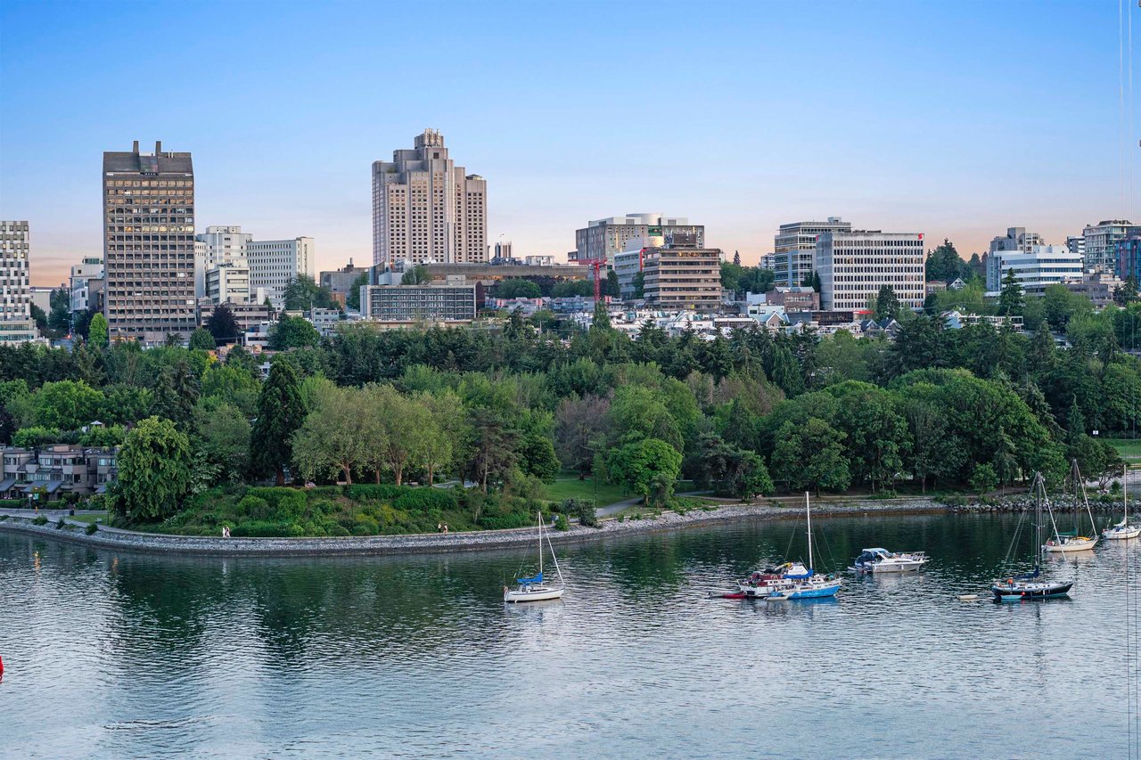 1006-1288 Marinaside Cres