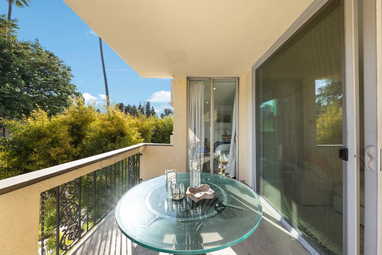 11970 Montana Ave Unit: 207, Brentwood 