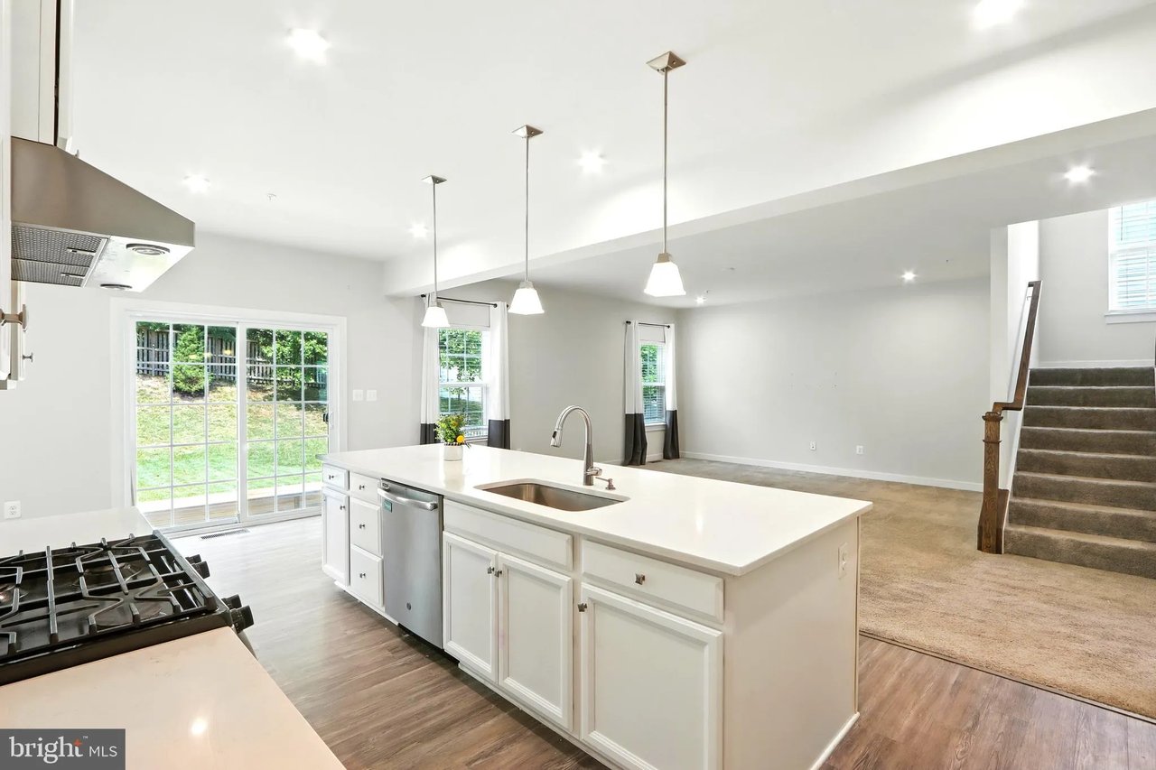 6015 Charles Henry Pl