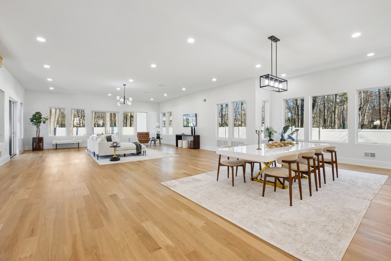 19 Highlander Dr