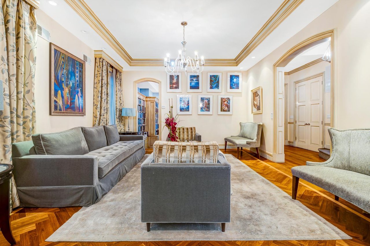 850 E 23rd Street private house