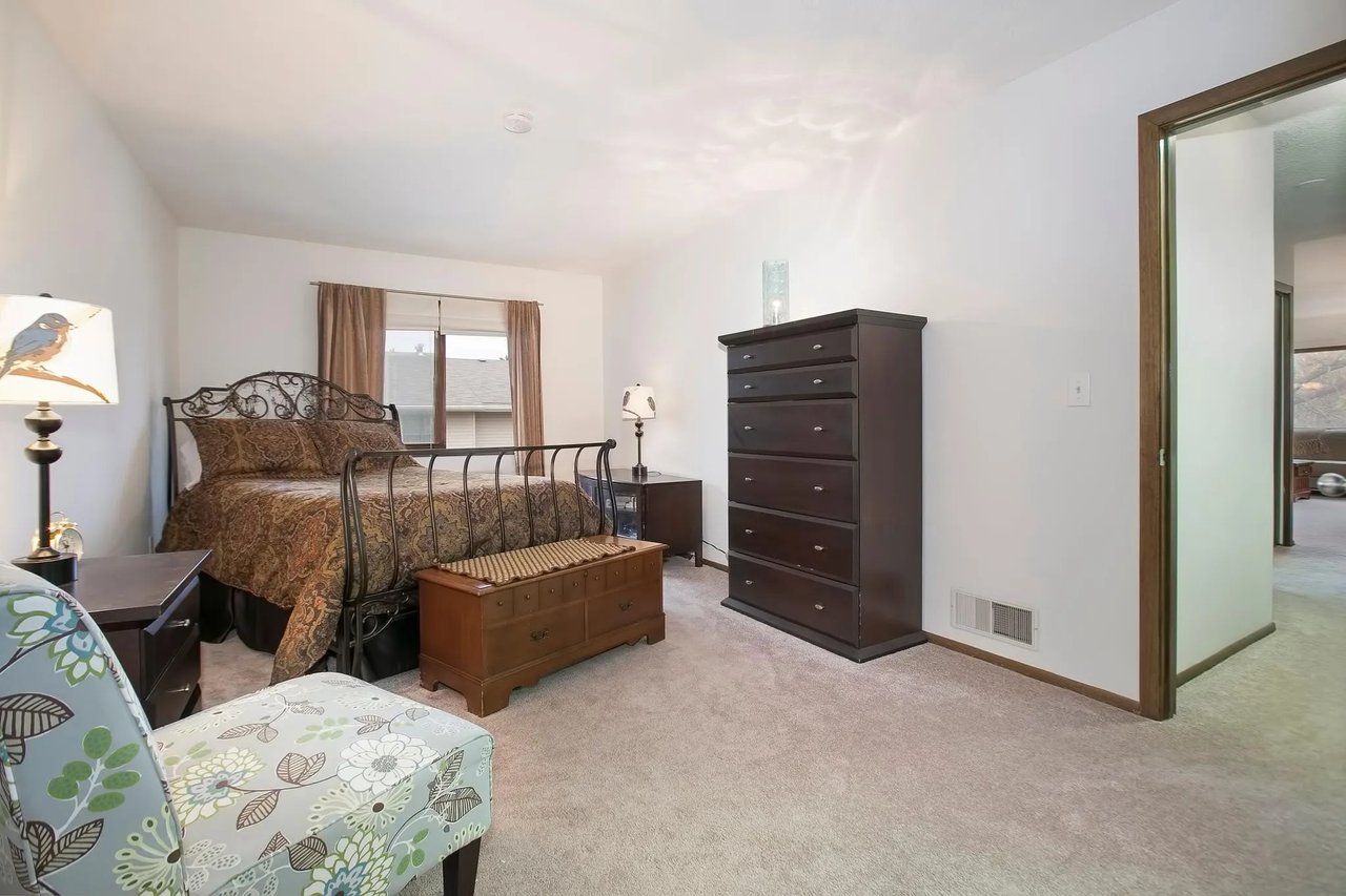 3584 York Dr