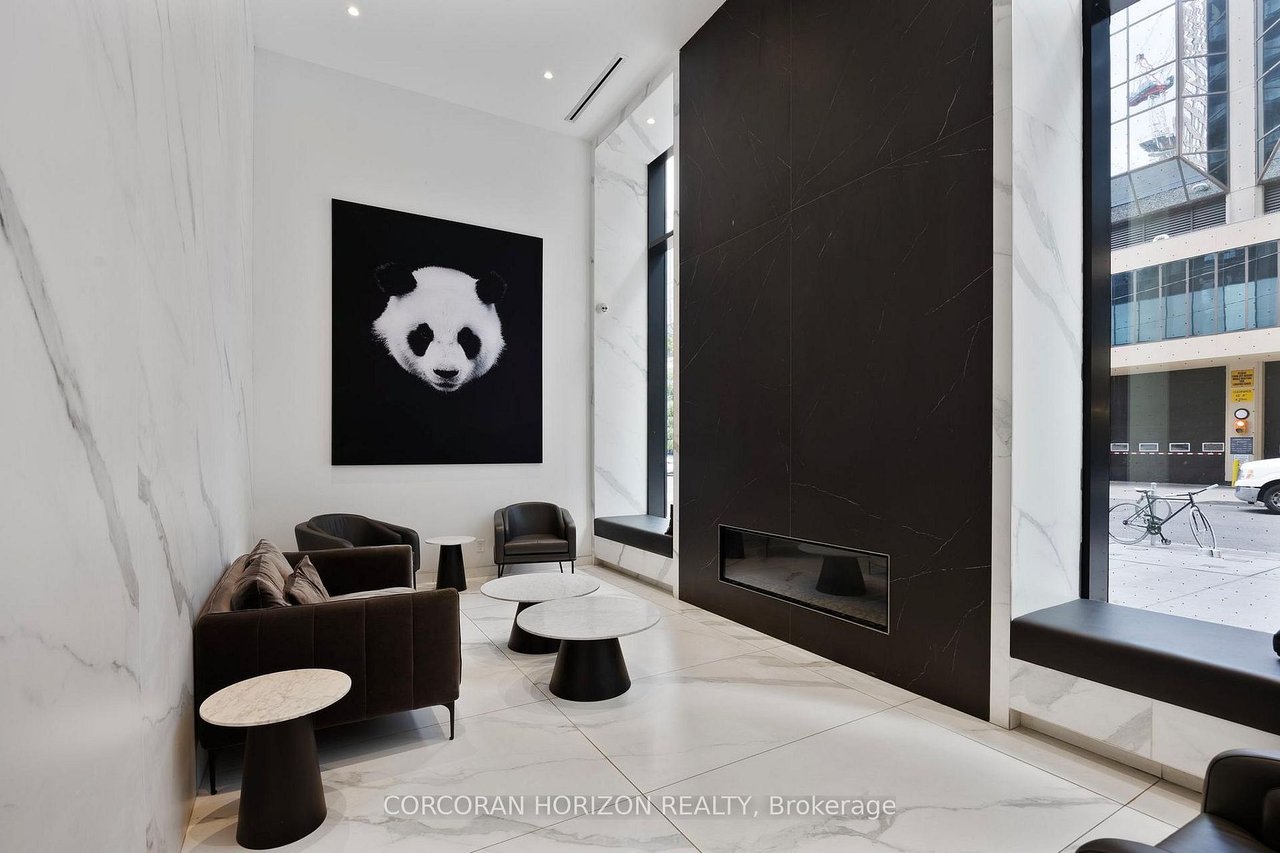 DOWNTOWN MODERN CHARM