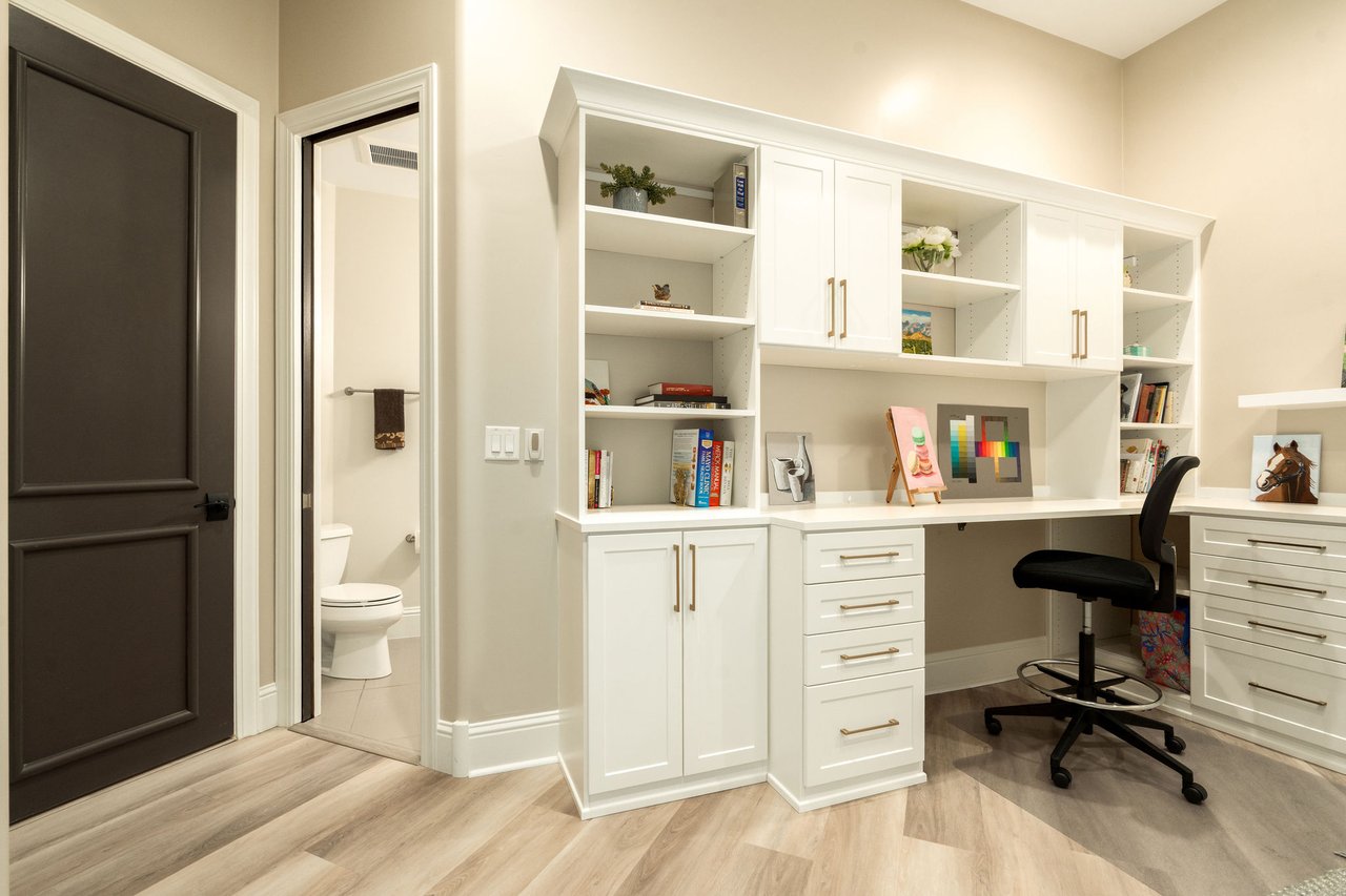 7115 E FOOTHILL Drive