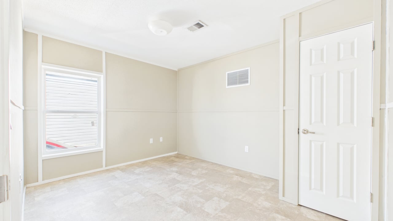 122 W C St