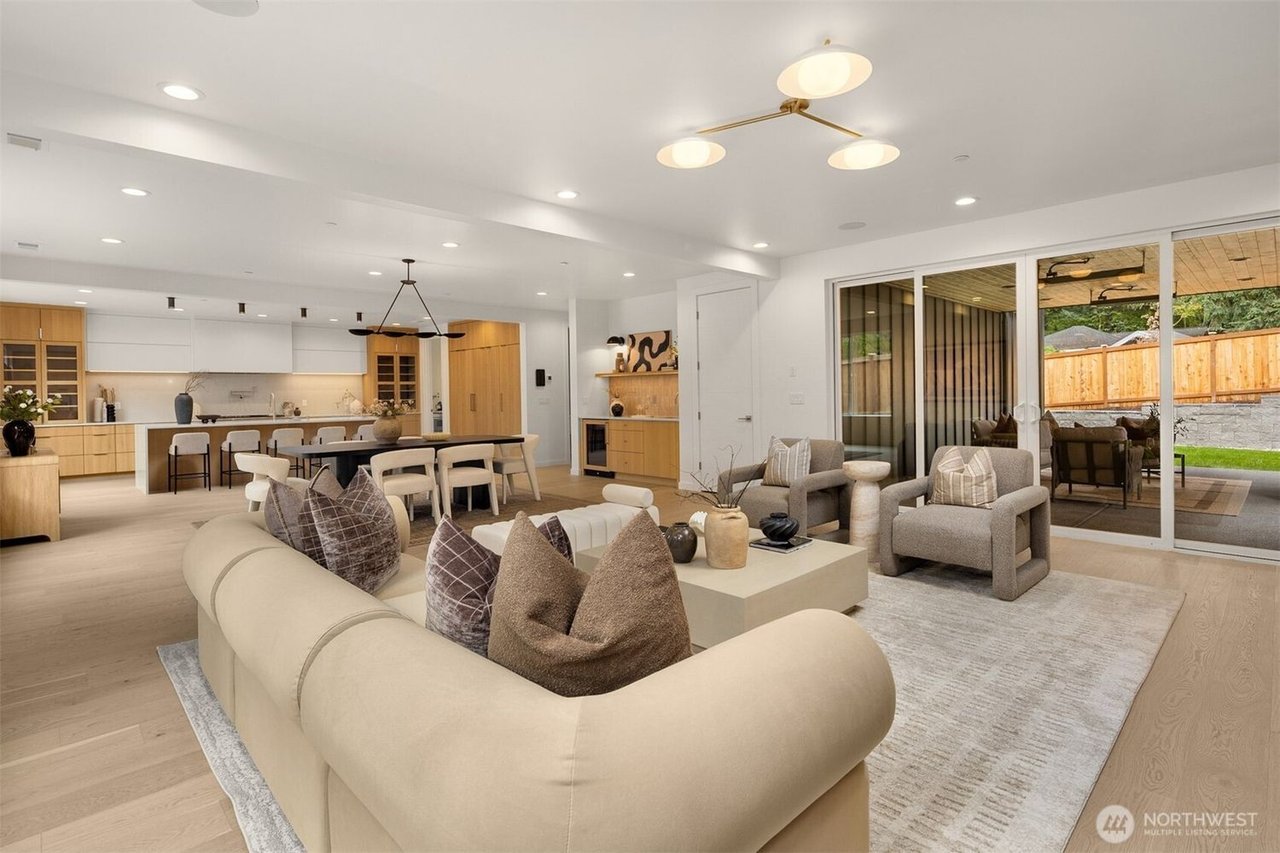 29 20th Ave