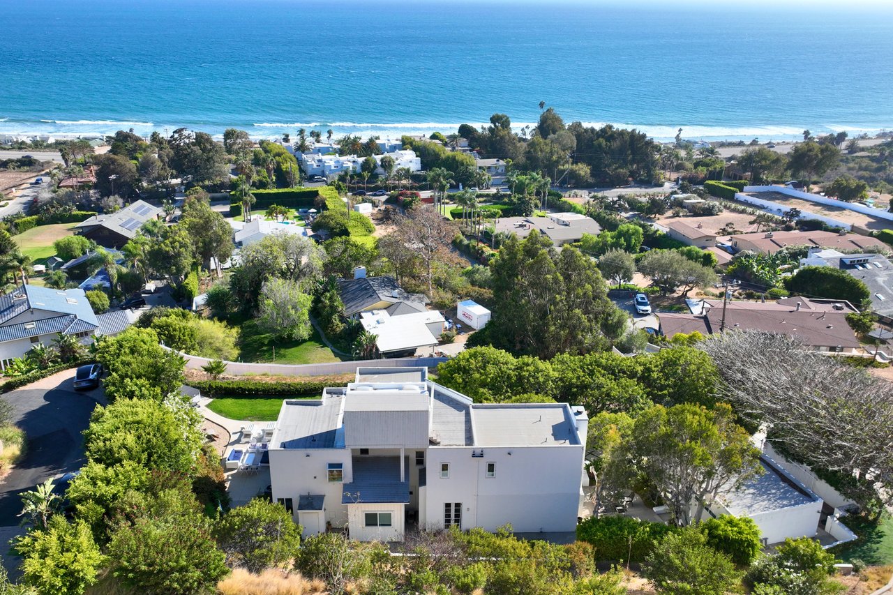 Private Ocean View Retreat Above Broad Beach