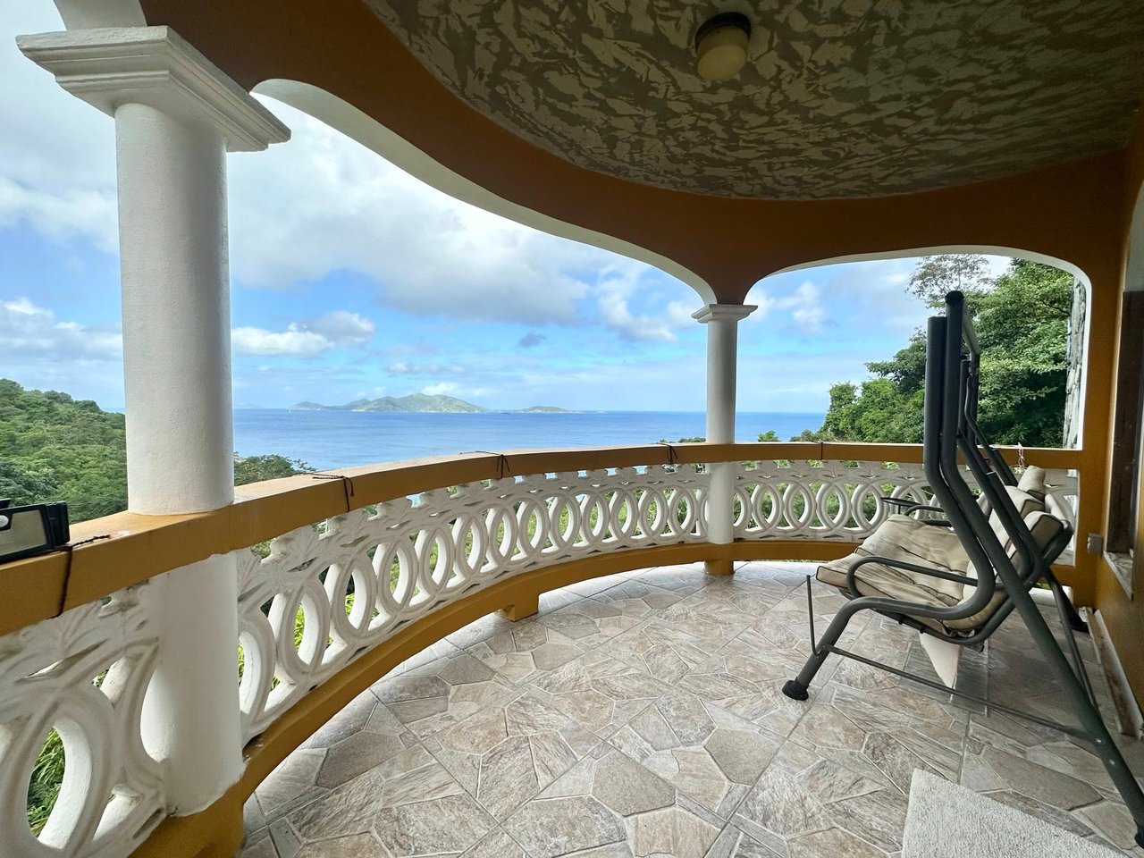 1047 Carrot Bay 3 Bedroom Apartment