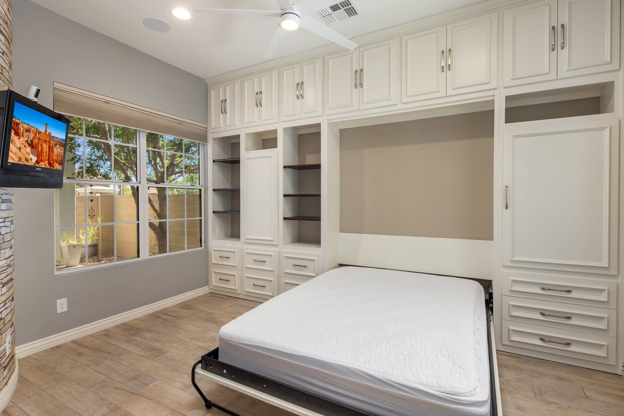 2932 E Madison Vistas