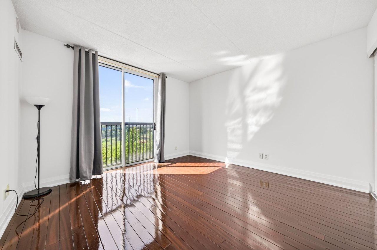 2737 Keele St 312