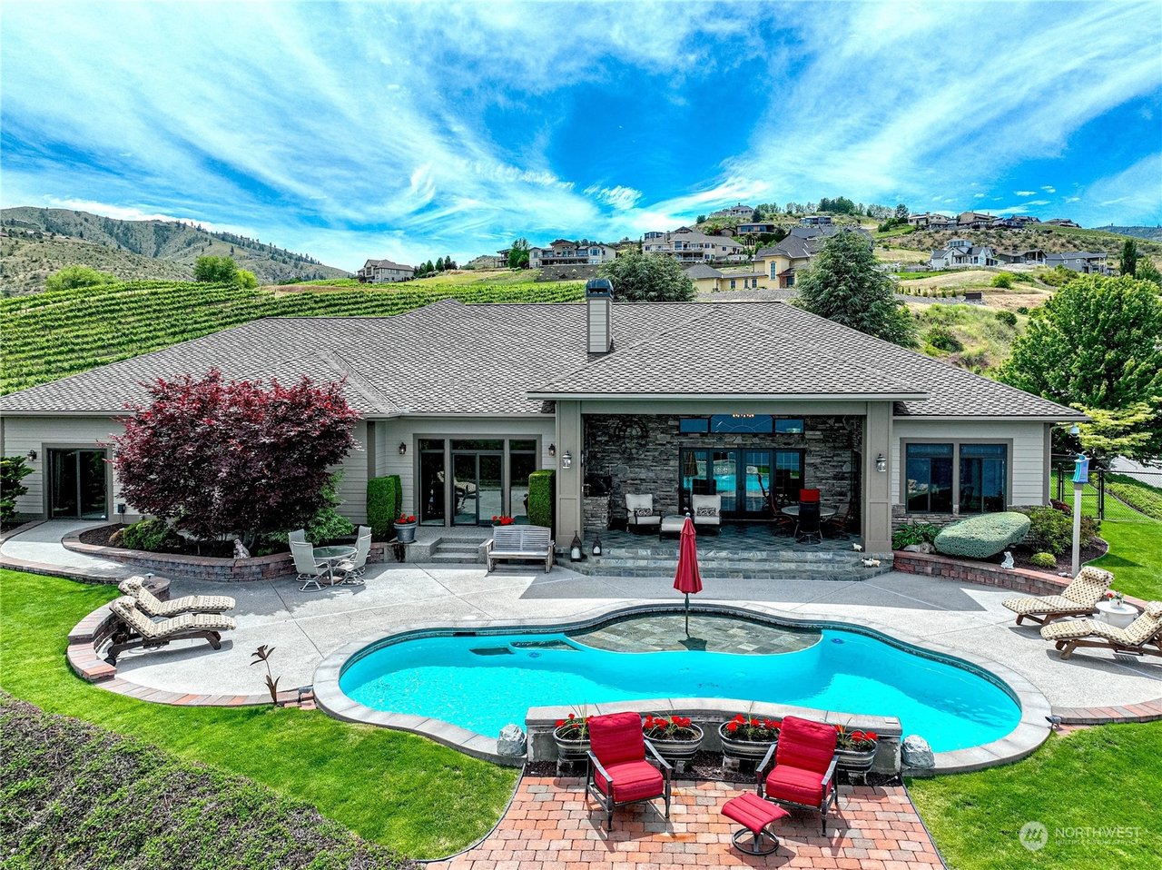 270 Bene Vista Ln