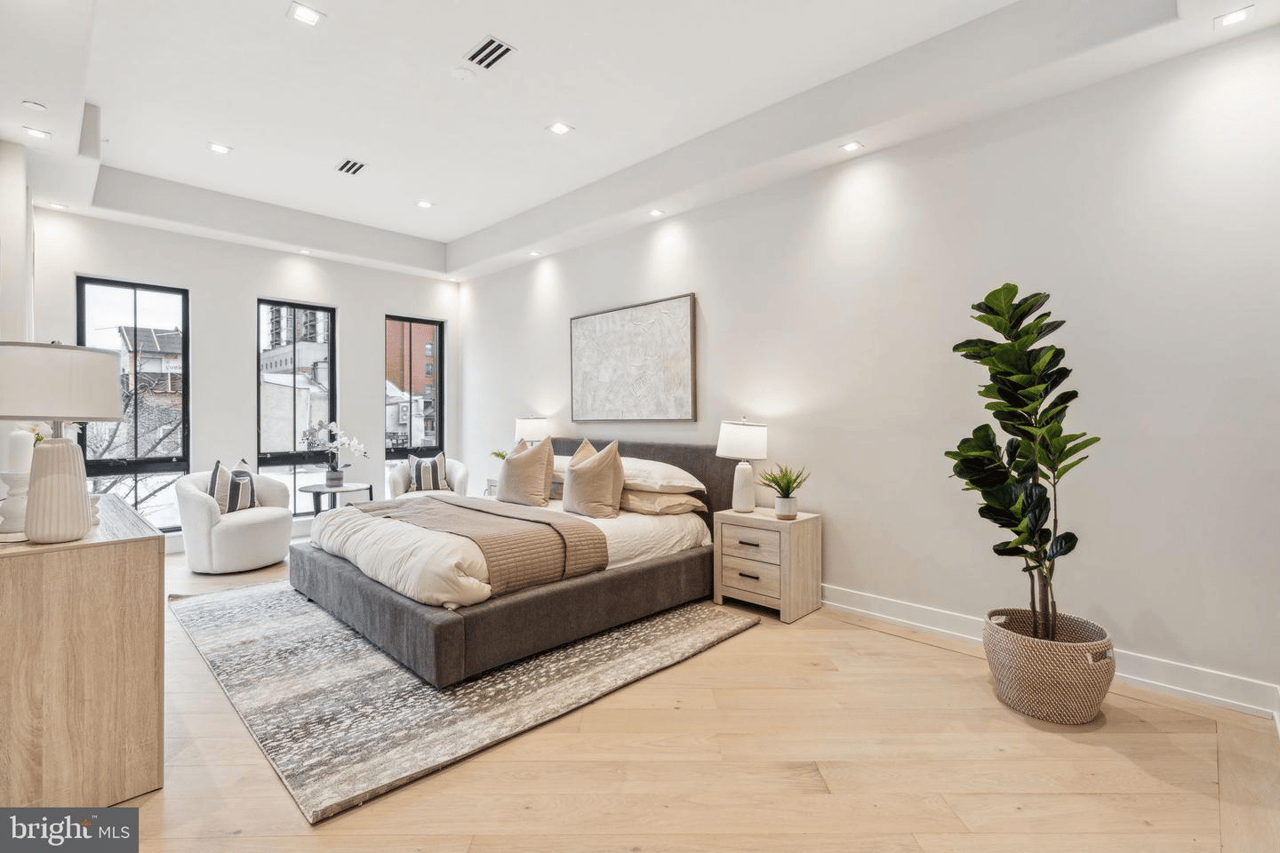 338 S Hicks St, Philadelphia, PA 19102